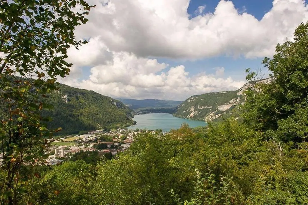 Apartment Joli Appartement En Face De Lac Nantua