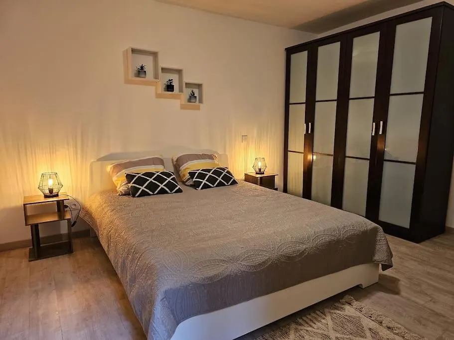 Joli Appartement En Face De Lac Nantua 0*,  France